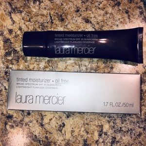 Laura mercier tinted moisturizer foundation